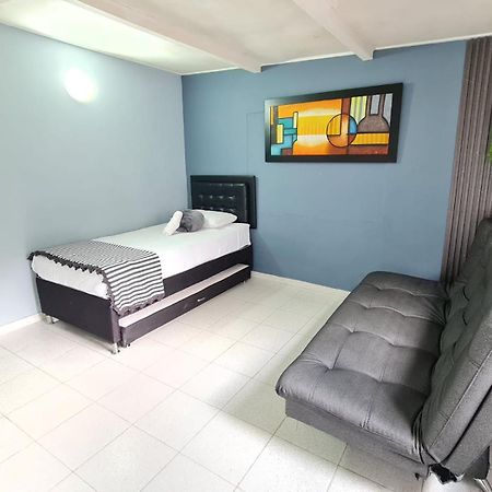 New Cozy Apartment In The Poblado, San Lucas Medellin Ngoại thất bức ảnh