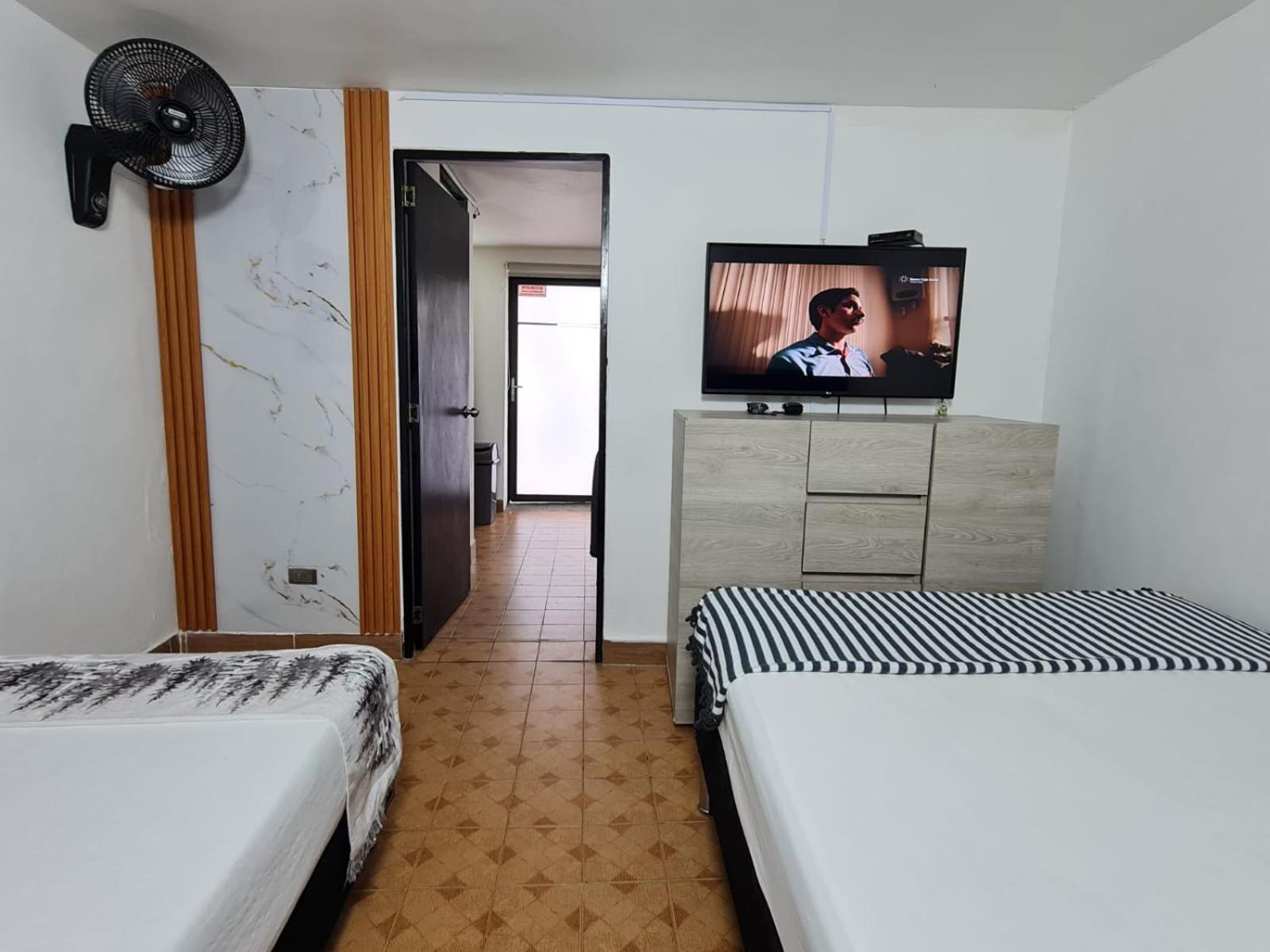 New Cozy Apartment In The Poblado, San Lucas Medellin Ngoại thất bức ảnh