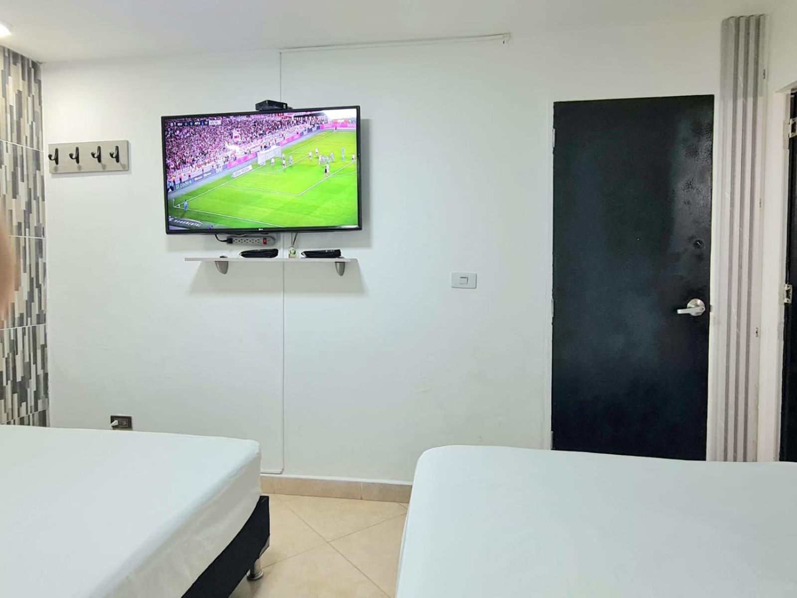 New Cozy Apartment In The Poblado, San Lucas Medellin Ngoại thất bức ảnh