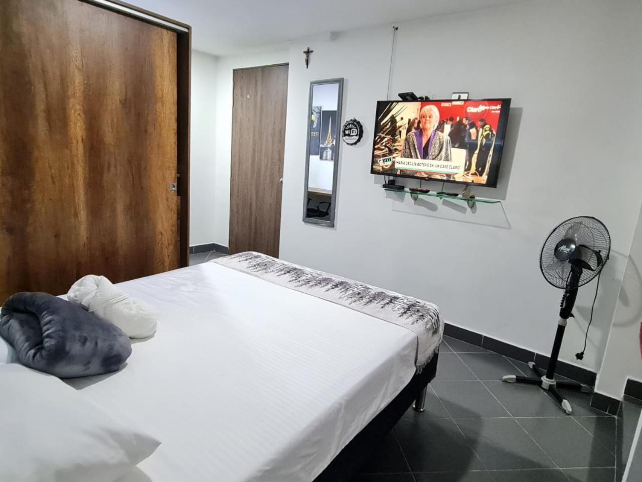 New Cozy Apartment In The Poblado, San Lucas Medellin Ngoại thất bức ảnh