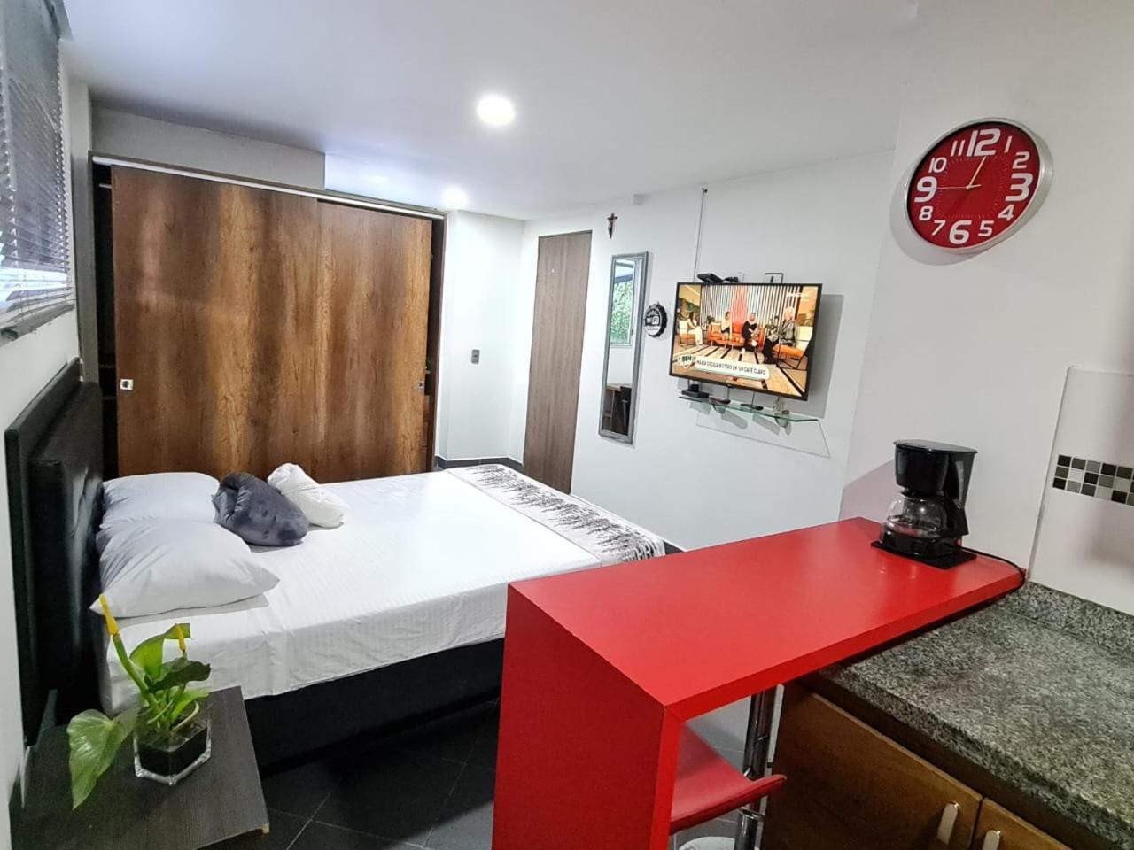 New Cozy Apartment In The Poblado, San Lucas Medellin Ngoại thất bức ảnh
